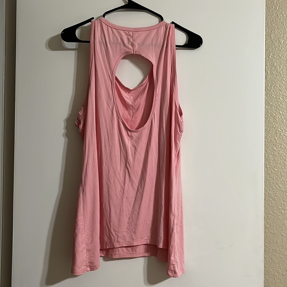 Sol & Mane Keyhole Workout Tank - Picture 2 of 3